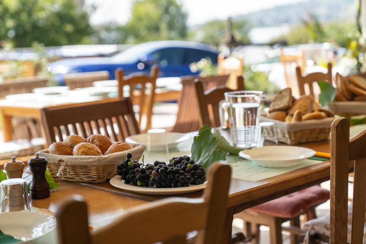Sipos Borhaz Es Vendeghaz Hotel Badacsonyörs Exterior foto