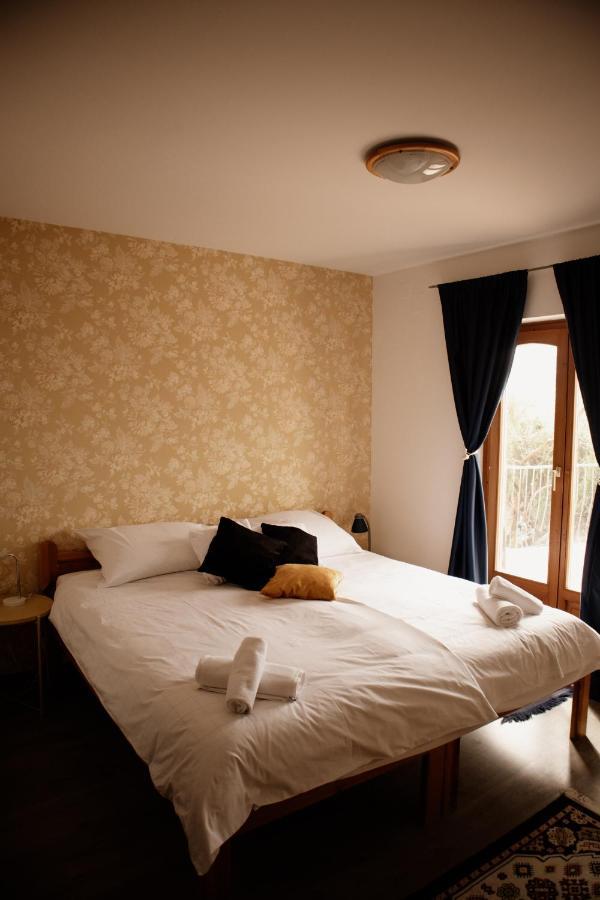 Sipos Borhaz Es Vendeghaz Hotel Badacsonyörs Exterior foto