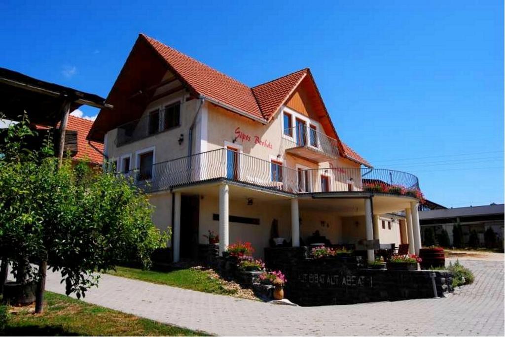 Sipos Borhaz Es Vendeghaz Hotel Badacsonyörs Exterior foto