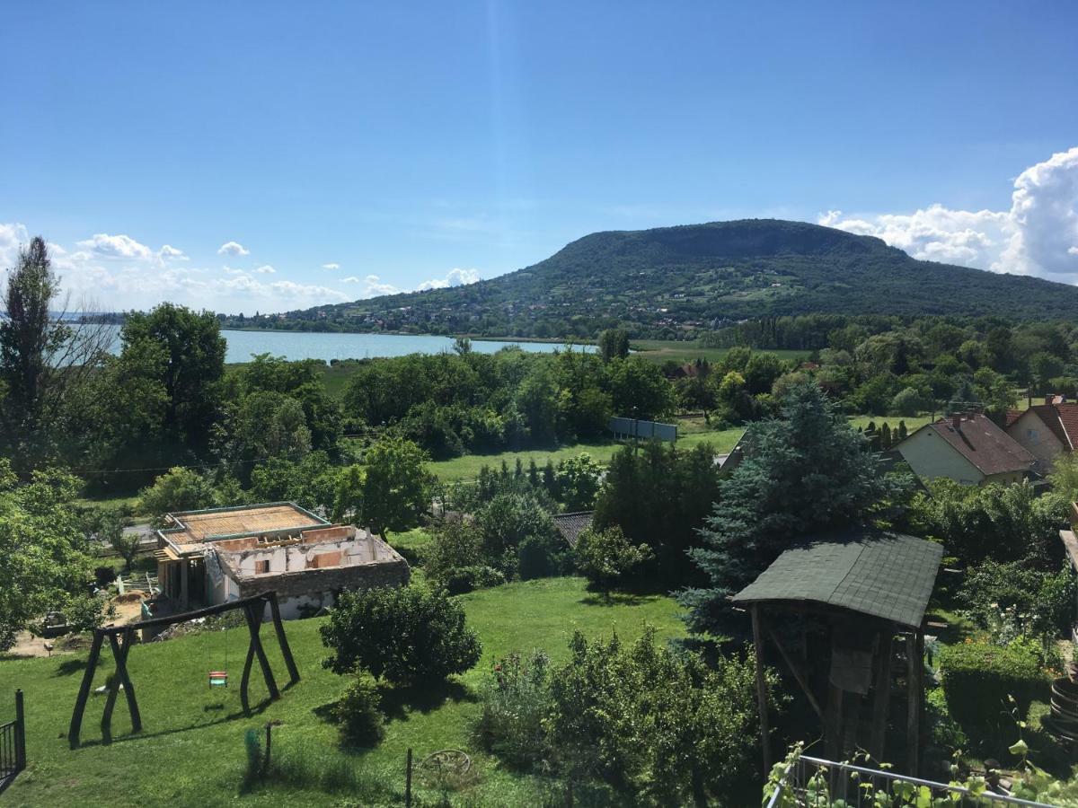 Sipos Borhaz Es Vendeghaz Hotel Badacsonyörs Exterior foto